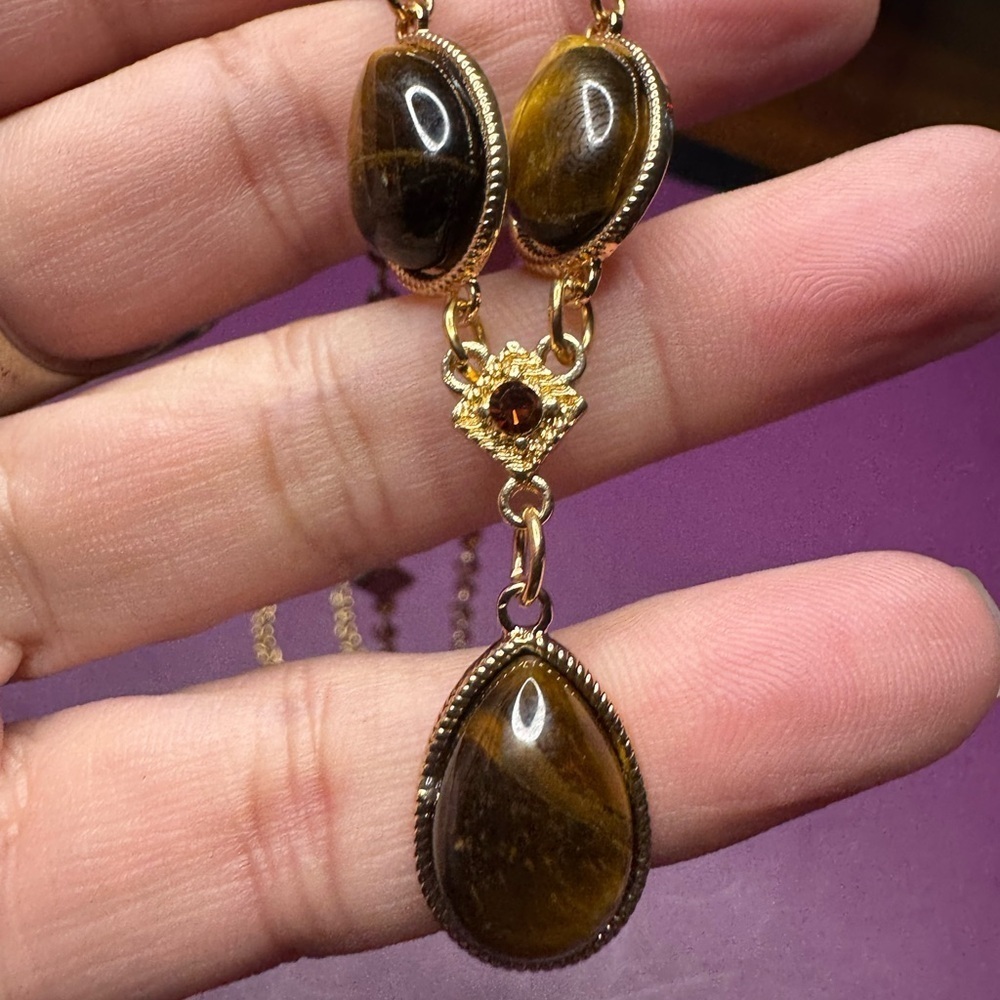 Yellow Tiger's Eye and Brown Austrian Crystal Necklace 20 Inches. New in box. - Picture 2 of 7